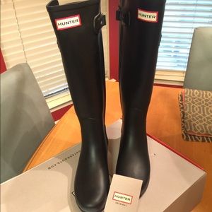 Hunter Boots Blk Tall Refined Back Strap Sz 6 NIB